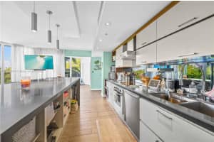 2155 Washington Ct, Miami Beach, FL 33139, Sold 03/07/22