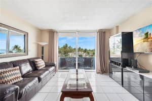 465 Ocean Dr, Miami Beach, FL 33139, Sold 02/25/22