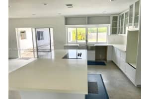 116 W 1st Ct, Miami Beach, FL 33139, Sold 03/25/22