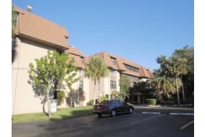 661 NE 195th St, Miami, FL 33179, Sold 06/07/22