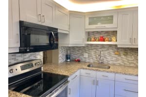 2223 Park Ln, Hollywood, FL 33021, Sold 03/18/22