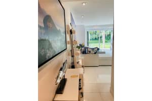 200 Ocean Ln Dr, Key Biscayne, FL 33149, Sold 02/07/22