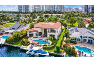 318 Holiday Dr, Hallandale Beach, FL 33009, Sold 05/18/22