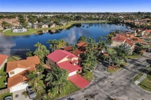 8419 NW 189th St, Hialeah, FL 33015, Sold 02/16/22