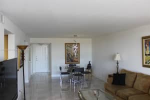 200 Leslie Dr, Hallandale Beach, FL 33009, Sold 02/11/22