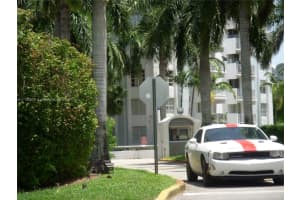 496 NW 165th St, Miami, FL 33169, Sold 02/17/22