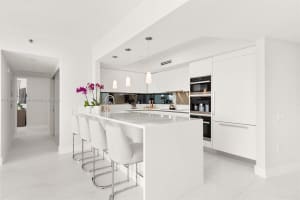 450 Alton Rd, Miami Beach, FL 33139, Sold 02/25/22