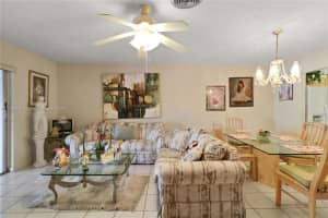 13766 Kendale Lakes Dr, Miami, FL 33183, Sold 02/24/22