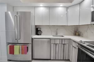 800 West Ave, Miami Beach, FL 33139, Sold 03/09/22