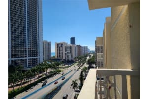1825 S Ocean Dr PH 1, Hallandale Beach, FL 33009, Sold 03/14/22