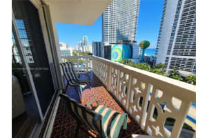 1825 S Ocean Dr PH 1, Hallandale Beach, FL 33009, Sold 03/14/22