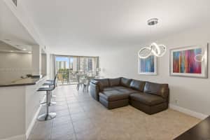200 Leslie Dr, Hallandale Beach, FL 33009, Sold 02/10/22