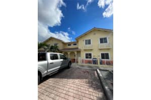 17969 NW 74th Path, Hialeah, FL 33015, Sold 02/18/22