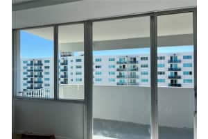 7545 E Treasure Dr #9a, North Bay Village, FL 33141, Sold 04/19/22