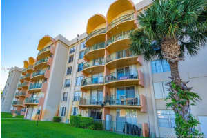 9350 Fontainebleau Blvd, Miami, FL 33172, Sold 03/03/22