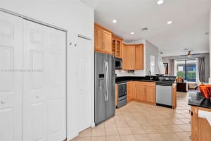 4307 Vineyard Cir, Weston, FL 33332, Sold 02/17/22