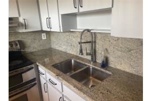 9170 Fontainebleau Blvd, Miami, FL 33172, Sold 03/25/22