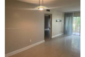 9170 Fontainebleau Blvd, Miami, FL 33172, Sold 03/25/22