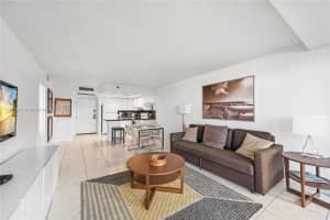5225 Collins Ave, Miami, FL 33140, Sold 04/21/22