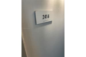 300 S Biscayne Blvd, Miami, FL 33131, Sold 03/11/22
