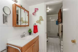 1990 W 56th St APT 1116, Hialeah, FL 33012, Sold 03/11/22