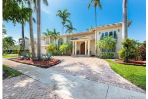 8320 NW 157th Terrace, Hialeah, FL 33016, Sold 03/29/22