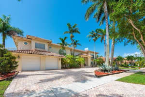 8320 NW 157th Terrace, Hialeah, FL 33016, Sold 03/29/22