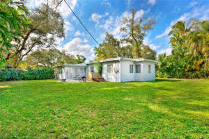 7895 SW 52nd Ct, Miami, FL 33143, Sold 03/23/22