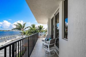 2700 N Federal Hwy, Boynton Beach, FL 33435, Sold 02/28/22