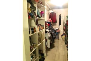 7010 NW 186th St, Hialeah, FL 33015, Sold 02/14/22