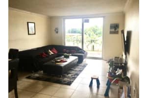 7010 NW 186th St, Hialeah, FL 33015, Sold 02/14/22