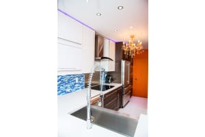 100 Lincoln Rd, Miami Beach, FL 33139, Sold 07/07/22
