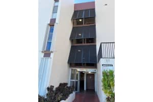 9401 SW 4th St, Miami, FL 33174, Sold 03/03/22