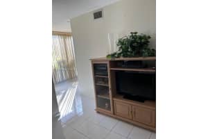 9401 SW 4th St, Miami, FL 33174, Sold 03/03/22