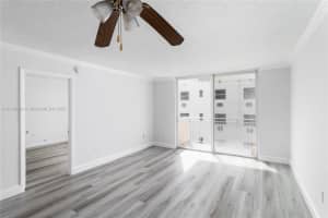 345 Ocean Dr, Miami Beach, FL 33139, Sold 07/22/22