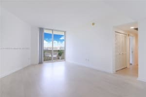 19501 W Country Club Dr, Aventura, FL 33180, Sold 02/22/22
