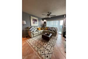 9310 Fontainebleau Blvd, Miami, FL 33172, Sold 02/28/22