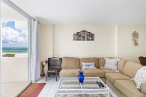 345 Ocean Dr, Miami Beach, FL 33139, Sold 04/06/22