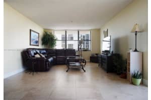 18151 NE 31st Ct, Aventura, FL 33160, Sold 06/08/22