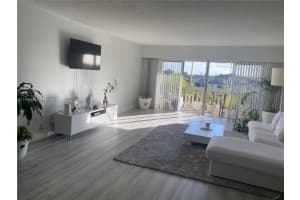 800 NE 195th St, Miami, FL 33179, Sold 04/14/22