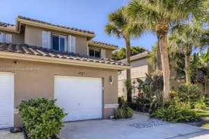 4927 Pinemore Ln, Lake Worth, FL 33463, Sold 02/28/22