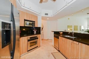 100 Meridian Ave, Miami Beach, FL 33139, Sold 01/21/22