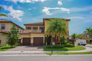 8875 NW 99th Ct, Doral, FL 33178, Sold 04/18/22