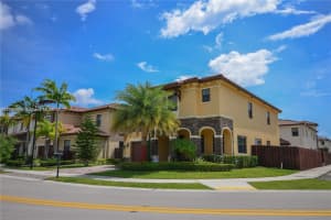 8875 NW 99th Ct, Doral, FL 33178, Sold 04/18/22