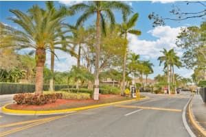 12026 SW 5th Ct, Pembroke Pines, FL 33025, Sold 03/11/22