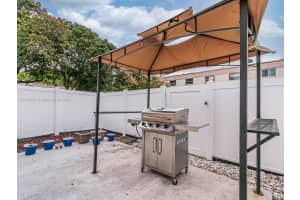 8090 NW 12th St b, Margate, FL 33063, Sold 07/29/22