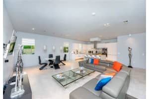 10135 NW 77th St, Doral, FL 33178, Sold 06/03/22