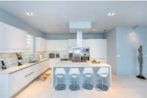 10135 NW 77th St, Doral, FL 33178, Sold 06/03/22