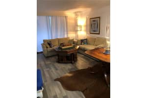 465 Ocean Dr, Miami Beach, FL 33139, Sold 06/07/22