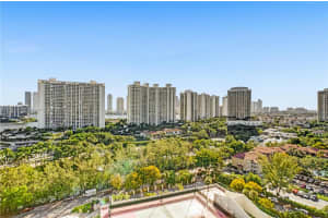 18181 NE 31st Ct, Aventura, FL 33160, Sold 03/21/22